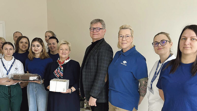 Kartenos katalikiškoje palaikomojo gydymo ir slaugos ligoninėje profesinio mokymo centro atstovus pasitiko šios gydymo įstaigos vadovas Normantas Žeimys.